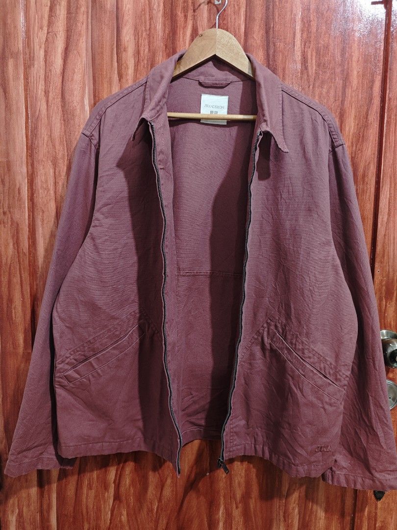 Uniqlo JWA Blouson Jacket (Category: Coats, Jackets and Outerwear) located in Quezon City. Submitted by princegreey (Listing ID 1466927029, Image 3). Description: Uniqlo JW Anderson Collaboration Zip-up Blouson Jacket Size: XL Dimes: 25 width/ 28 length Excellent condition DM TO PURCHASE 📥 Shipping: J&T & Lalamove Loc: QC kamuning.