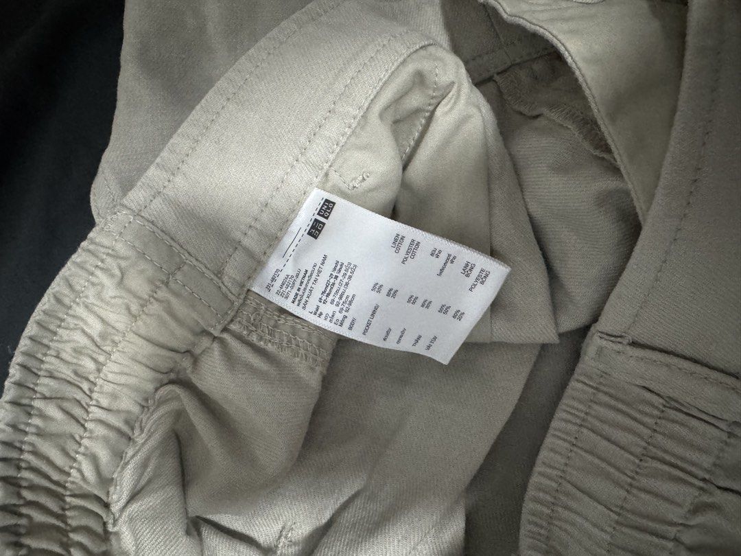 Uniqlo Linen Shorts (Category: Shorts) located in Manila. Submitted by magnifiqueshoppe (Listing ID 1466970846, Image 2). Description: Rfs: wrong size Bought for 1,290.