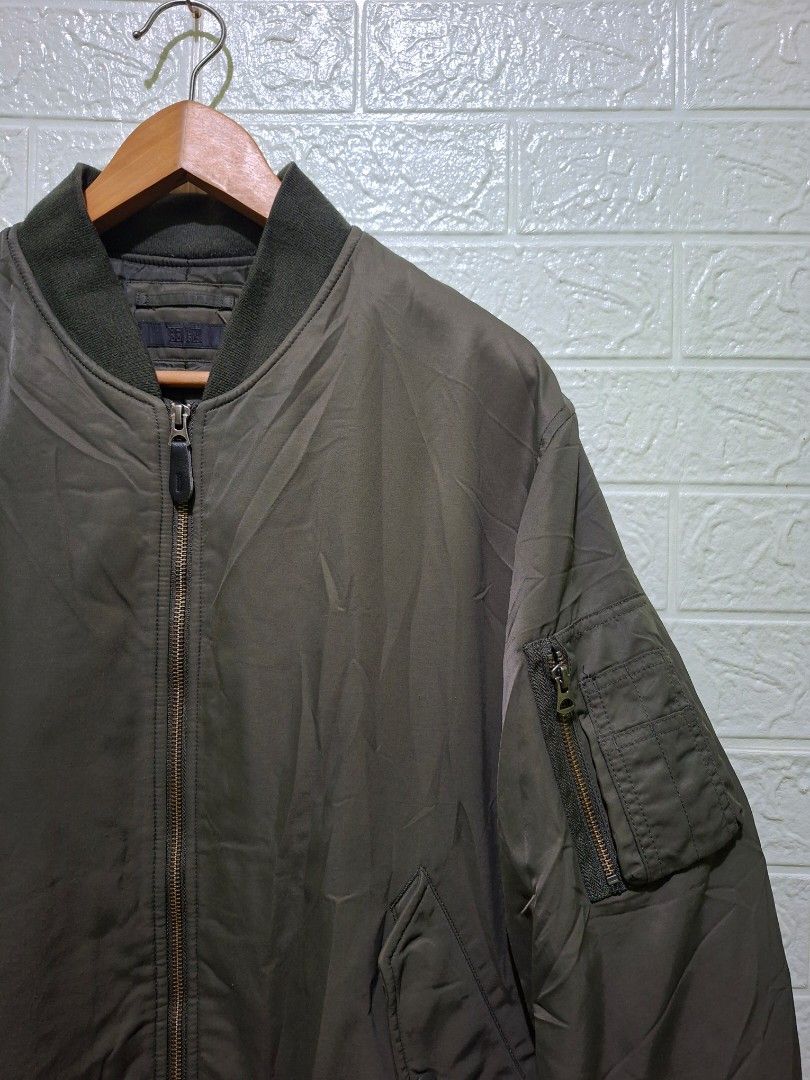 UNIQLO MA-1 BLOUSON - LARGE (Category: Coats, Jackets and Outerwear) located in Cebu City. Submitted by uniqloarchives_ (Listing ID 1466788421, Image 3). Description: UNIQLO MA-1 BLOUSON - LARGE WIDTH: 22 LENGTH: 26 📌EXCELLENT CONDITION 📌Color rate: 10/10 📌 WASHED READY TO WEAR 📌 NO ISSUE 📍LOCATION:CEBU CITY 📦COURIER:J&T or MAXIM COD 🏷️₱1k + sf.