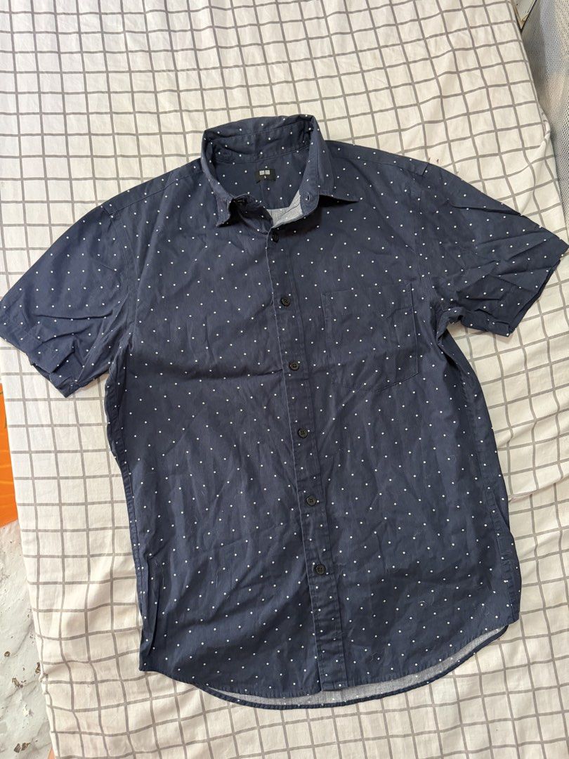 Uniqlo Navy blue button-down shirt (Category: Tshirts & Polo Shirts ) located in Manila. Submitted by pinkyswearshop2.0 (Listing ID 1466839264, Image 3). Description: .
