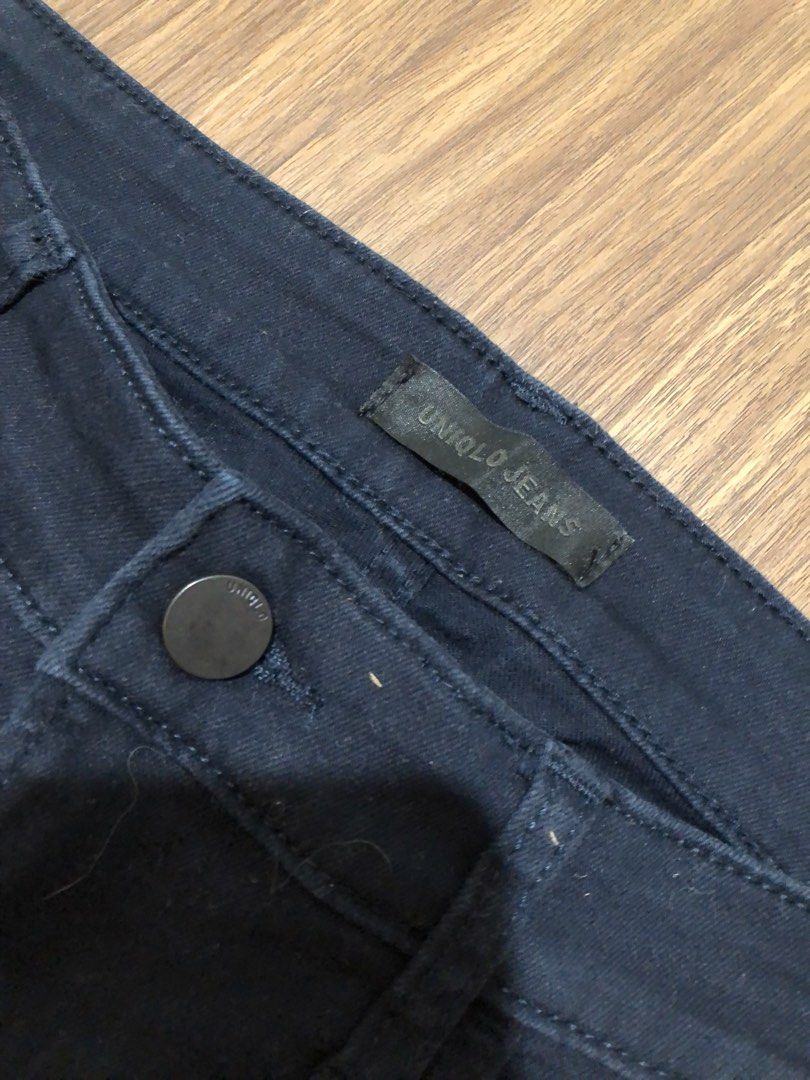 Uniqlo Navy Blue Jeans (Category: Trousers) located in Manila. Submitted by picklerick_collects (Listing ID 1466877906, Image 2). Description: .