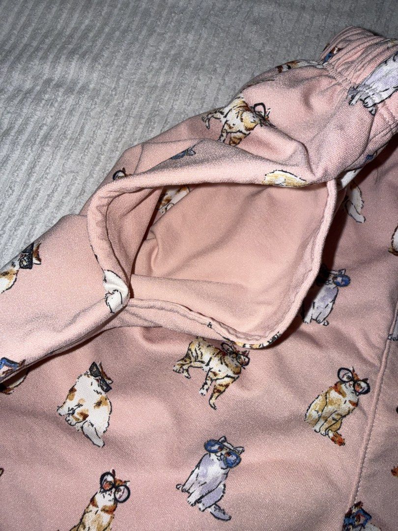 Uniqlo Pink Shorts (Category: Shorts) located in Naga. Submitted by sbcookieee (Listing ID 1466841986, Image 3). Description: .