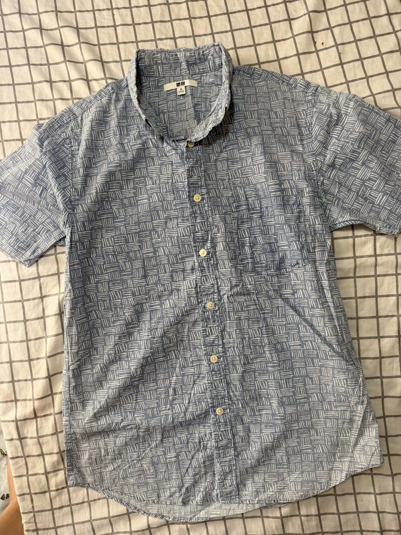 Uniqlo short-sleeve button-down shirt (Category: Tshirts & Polo Shirts ) located in Quezon City. Submitted by pinkystrends.co (Listing ID 1466849204, Image 2). Description: .