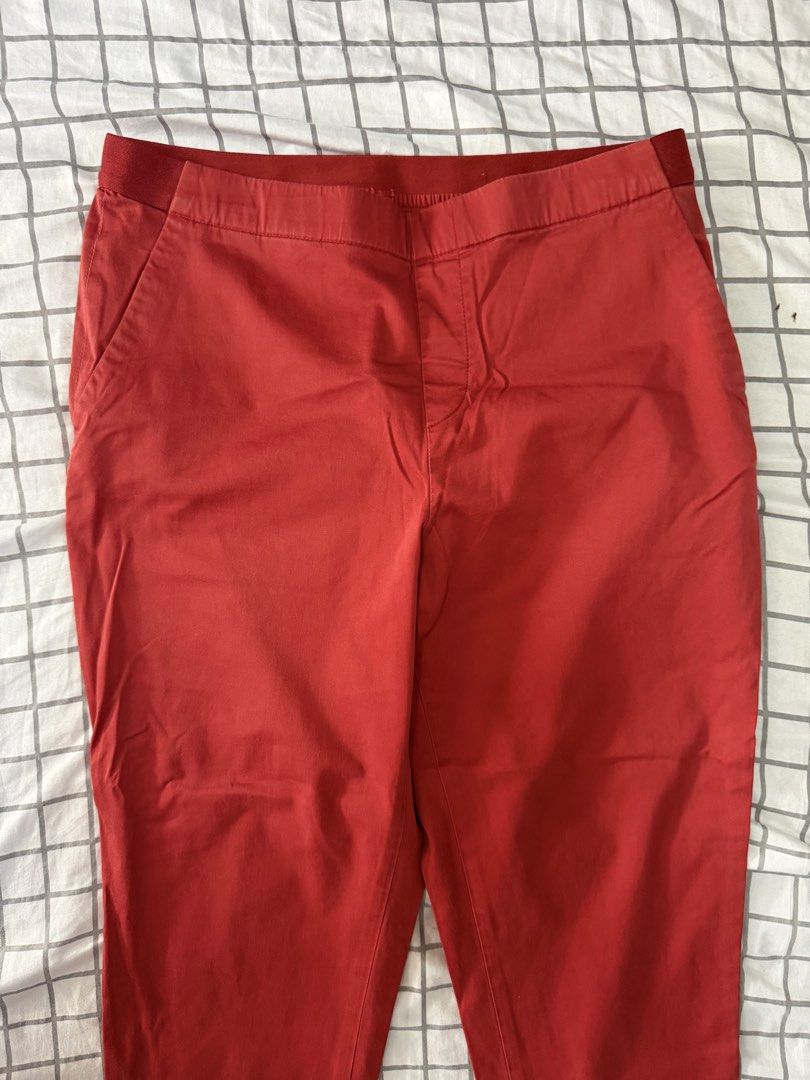Uniqlo stretch ankle pants (Category: Other Bottoms) located in Manila. Submitted by pinkyswearshop2.0 (Listing ID 1466831531, Image 2). Description: .