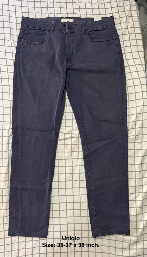 Uniqlo stretch slim-fit pants (Category: Jeans) located in Quezon City. Submitted by pinkystrends.co (Listing ID 1466847536, Image 1). Description: .