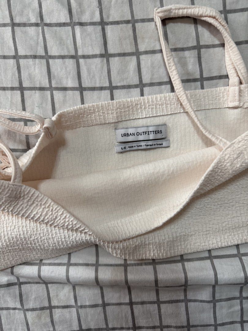 Urban Outfitters squareneck croptop (Category: Sleeveless) located in Quezon City. Submitted by pinkystrends.co (Listing ID 1466853534, Image 2). Description: .