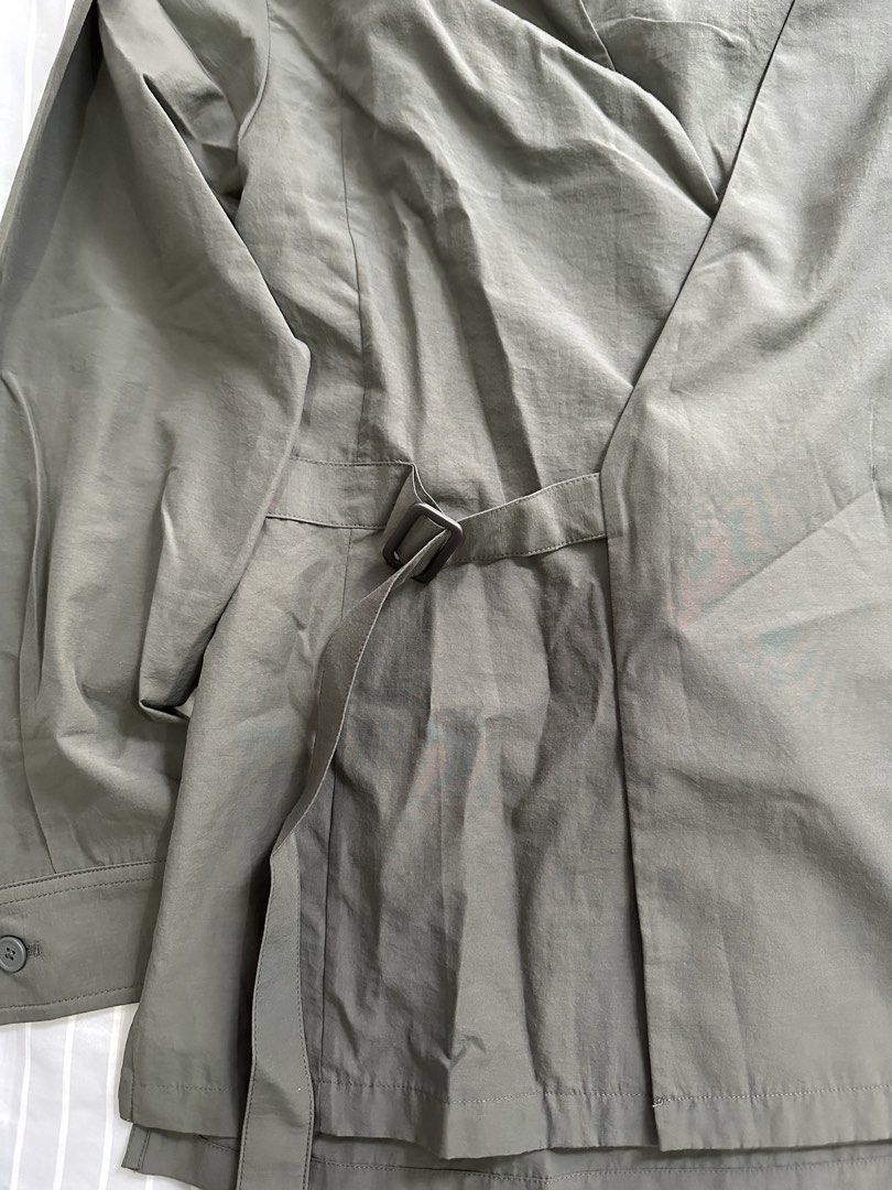Urban Revivo Olive Kimono Style Jacket (Category: Coats, Jackets and Outerwear) located in Manila. Submitted by ilovemikunakano (Listing ID 1466909201, Image 3). Description: - Kimono Style Jacket - In olive color - Tried once in great condi.