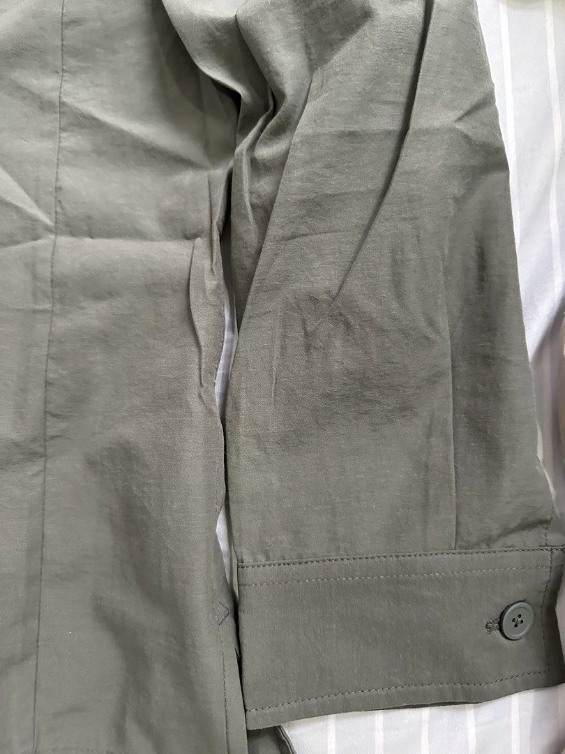 Urban Revivo Olive Kimono Style Jacket (Category: Coats, Jackets and Outerwear) located in Manila. Submitted by ilovemikunakano (Listing ID 1466909201, Image 2). Description: - Kimono Style Jacket - In olive color - Tried once in great condi.