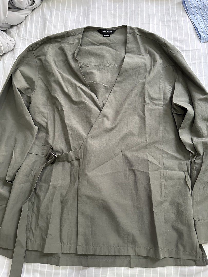 Urban Revivo Olive Kimono Style Jacket (Category: Coats, Jackets and Outerwear) located in Manila. Submitted by ilovemikunakano (Listing ID 1466909201, Image 1). Description: - Kimono Style Jacket - In olive color - Tried once in great condi.