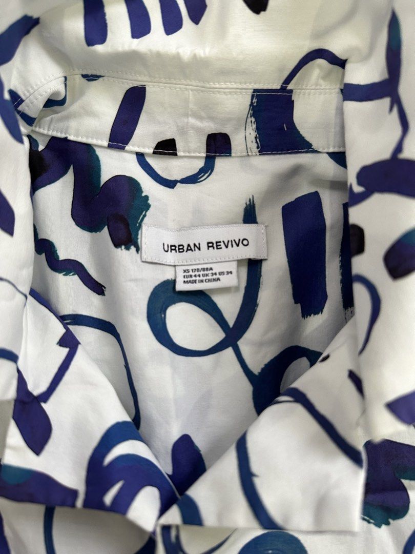 Urban Revivo White and Blue button down Polo (Category: Tshirts & Polo Shirts ) located in Manila. Submitted by ilovemikunakano (Listing ID 1466909460, Image 2). Description: - Breathable Fabric - Used only once in great condi.