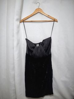 (Category: ) located in . Submitted by dramaticcloset (Listing ID 1466868644, Image 1). Description: .