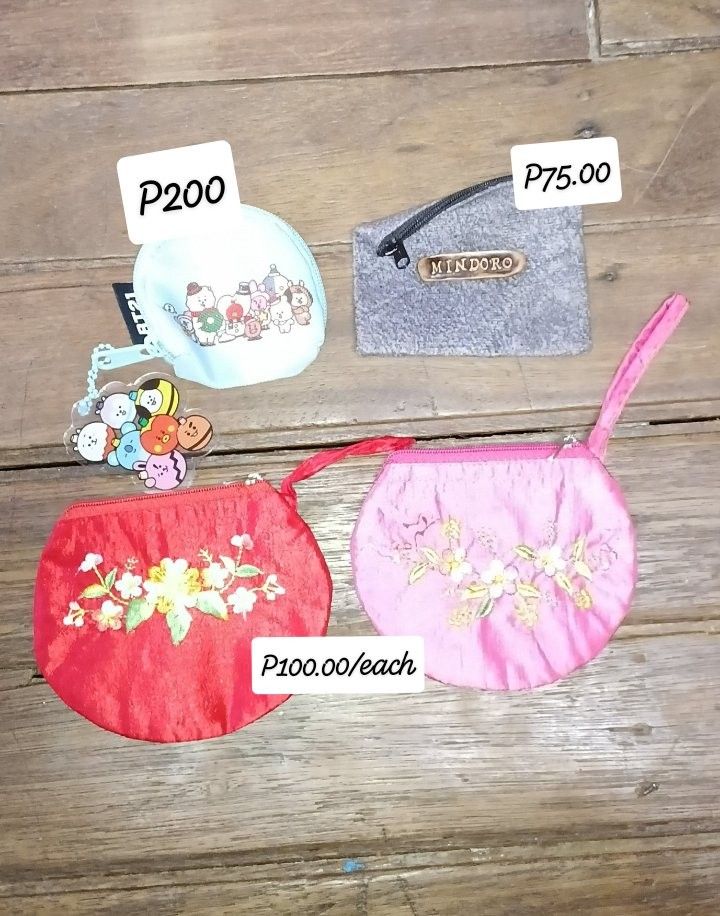 USED PURSE SET #2 (Category: Wallets & Card holders) located in Quezon City. Submitted by 4_leaf_clover (Listing ID 1466842803, Image 1). Description: ON-HAND READY TO SHIP USED PURSE SELLING AS IS CONDITION LOC. QC / SDD-JNT PAYO DM.