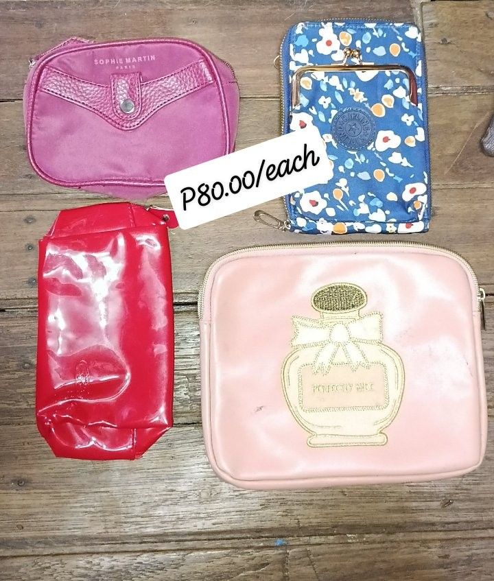 USED WALLET SET #3 (Category: Wallets & Card holders) located in Quezon City. Submitted by 4_leaf_clover (Listing ID 1466843592, Image 3). Description: USED CONDITION WALLETS SELLING AS IS PAYO LOC. QC / SDD-JNT DM.