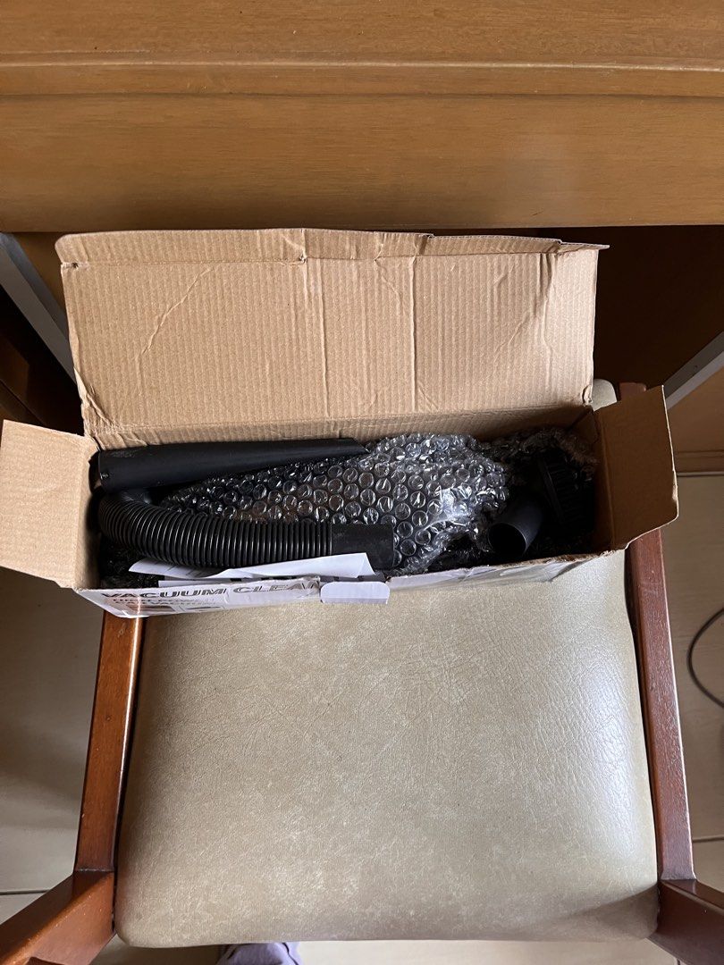 Vacuum cleaner (Category: Upholstery, Seatcovers and Other Interior Parts and Accessories) located in Pasay City. Submitted by used12345 (Listing ID 1466778610, Image 2). Description: .