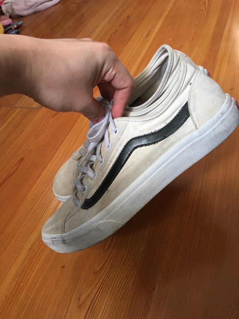 Vans oldskool (Category: Sneakers) located in San Juan City. Submitted by sashoppeepipi (Listing ID 1466783001, Image 1). Description: .
