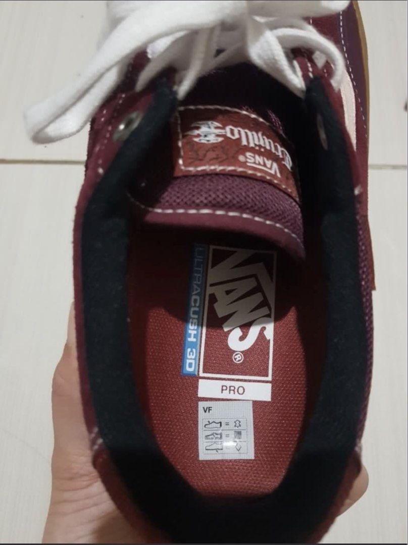 Vans shoes Size 7.5 (Category: Sneakers) located in Quezon City. Submitted by Mhia17 (Listing ID 1466776176, Image 3). Description: Vans Tnt Advanced Prot skate shoes in Port Royale and Rosewood colorway. Size US 7.5 Men's, UK 6.5, EUR 40.0, 25.5 CM. Burgundy suede and textile upper with white jazz stripe, gum rubber sole, and Ultracush 3D insoles. Includes extra maroon laces and original box. loc west ave QC.