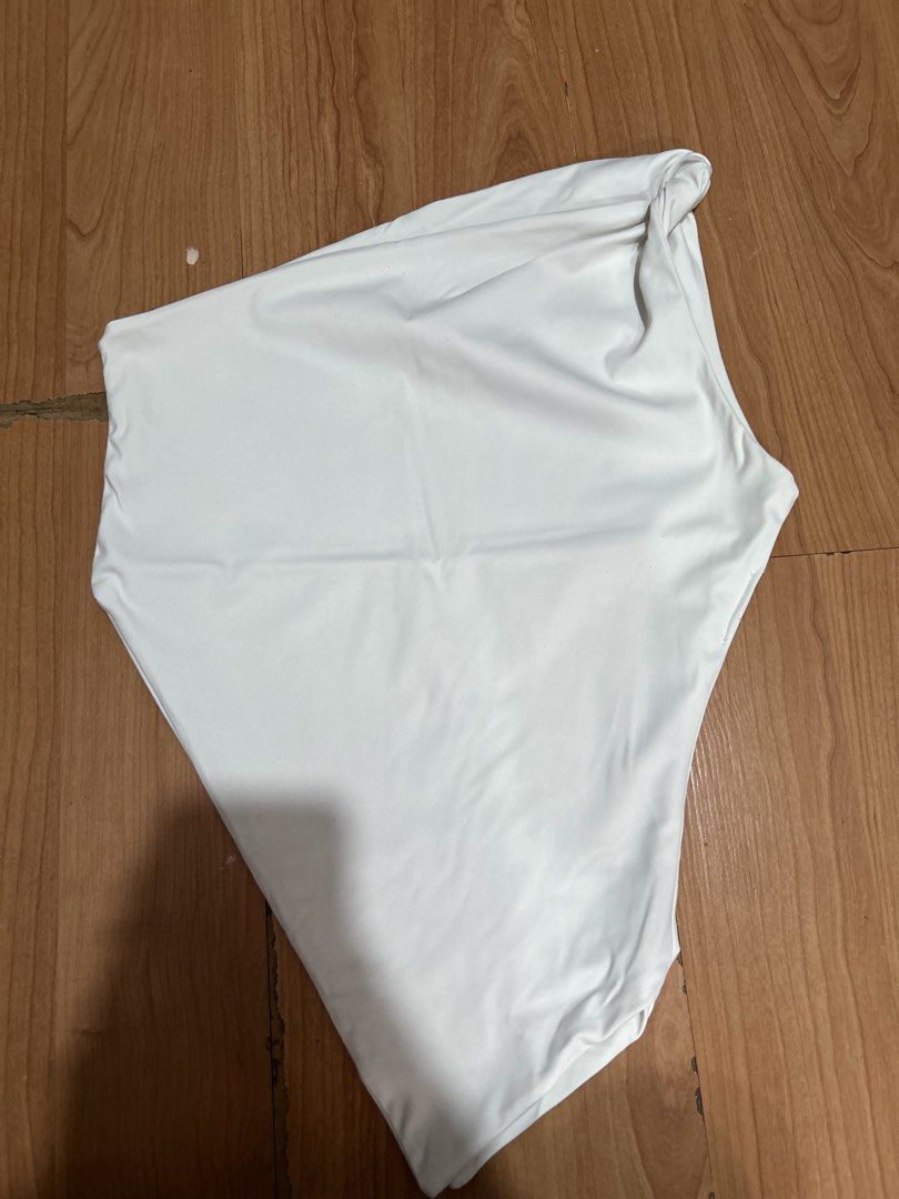 Venus Top One sided (Category: Sleeveless) located in Las Pinas. Submitted by ameothings (Listing ID 1466835953, Image 1). Description: LAST PRICE POSTED! DO NOT HAGGLE. size xs-small dm if interested!.
