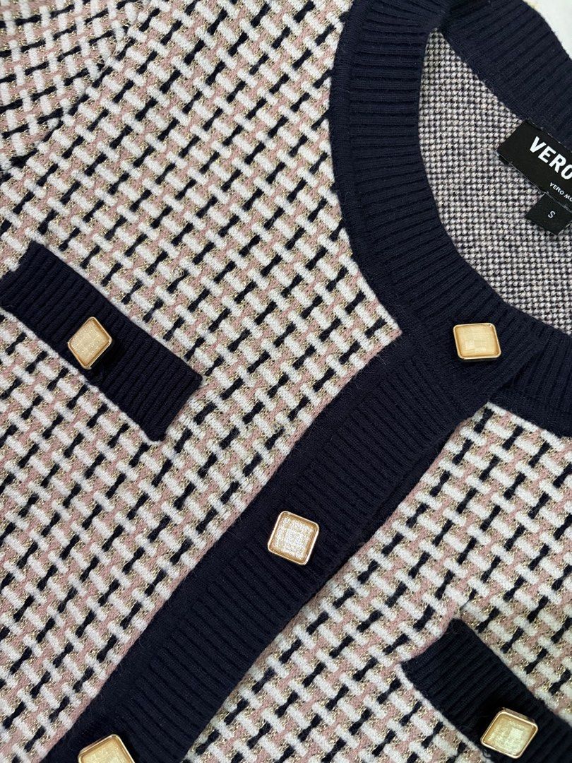 Vero Moda Knit Cardigan (Category: Coats, Jackets and Outerwear) located in San Jose. Submitted by shopangelem (Listing ID 1466866728, Image 3). Description: Best fits medium body frame Worn a few times and no flaws Thick and maganda yung tela Classy No when worn.