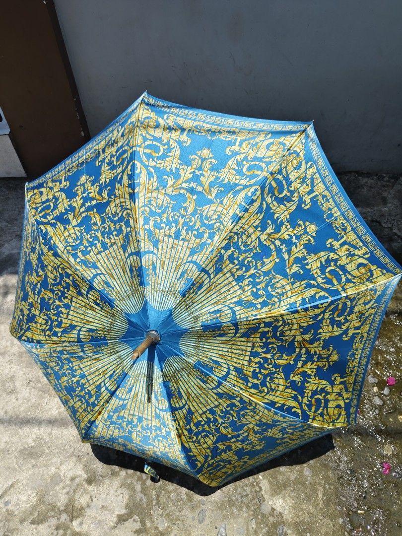 Versace (Category: Umbrellas) located in Davao. Submitted by 3ds_jpn (Listing ID 1466844600, Image 3). Description: .