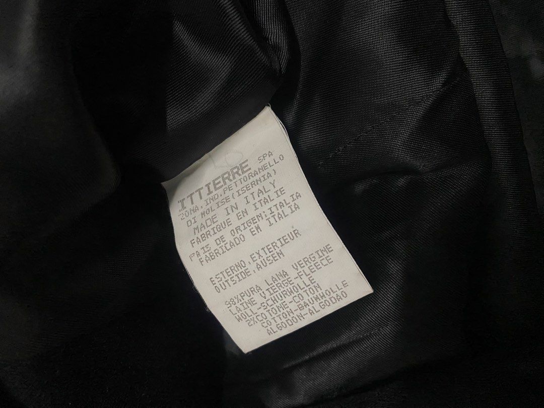 Versus Versace Black Wool Velvet Collar Blazer Jacket (Category: Coats, Jackets and Outerwear) located in Santa Maria. Submitted by saintarchive316 (Listing ID 1466889579, Image 3). Description: - Brand: Versus Versace (Vintage) - Made in Italy by Ittierre S.p.A. - Color: Black with velvet collar detail - Material: 98% Virgin Wool, 2% Cotton - Size: IT 40 - Details: Gold-tone front buttons, structured shoulders, tailored fit - Condition: Great ad