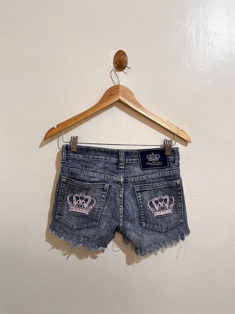 VICTORIA BECKHAM (Category: Shorts) located in Sagay. Submitted by jan_arvene (Listing ID 1466901792, Image 1). Description: 📌 Victoria Beckham 28” waistline 9.5” length Good condition and color rate Pm.