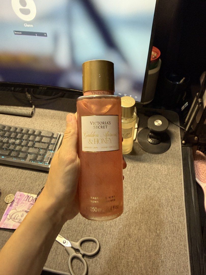 Victoria’s secret perfume (Category: Body Care) located in Cainta. Submitted by kalawkelci03887 (Listing ID 1466929126, Image 3). Description: - Bought from US - Brand New.