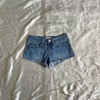 (Category: ) located in . Submitted by oc.wardrobe (Listing ID 1466952539, Image 1). Description: .