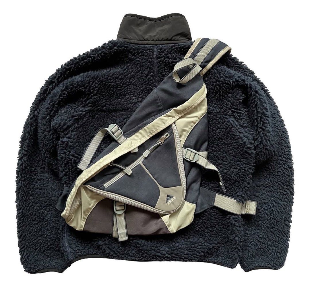 Vintage Adidas Tri-Harness Bag (Category: Sling Bags) located in Manila. Submitted by pj26s (Listing ID 1464733443, Image 3). Description: For sale Vintage Adidas Tri-Harness Bag for 5.5k Loc: Pureza, Manila.