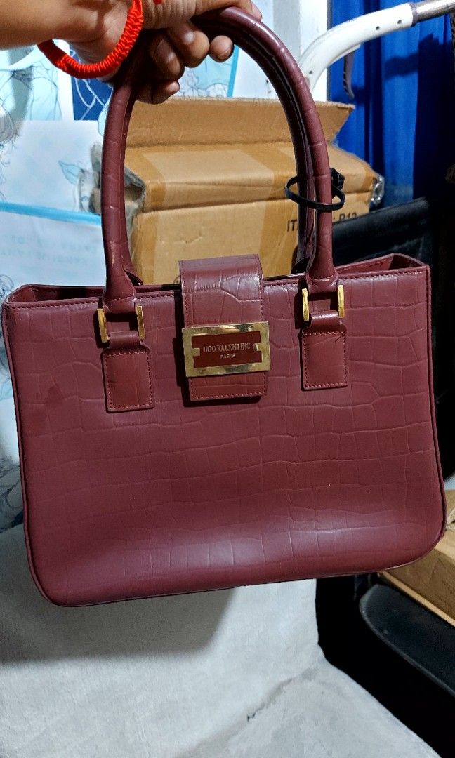 Vintage bag (Category: Shoulder Bags) located in Rizal. Submitted by zelle-online (Listing ID 1466809461, Image 3). Description: vintage bags 2pcs ugo valentino and regia moda this bags is surplus item fro. japan.