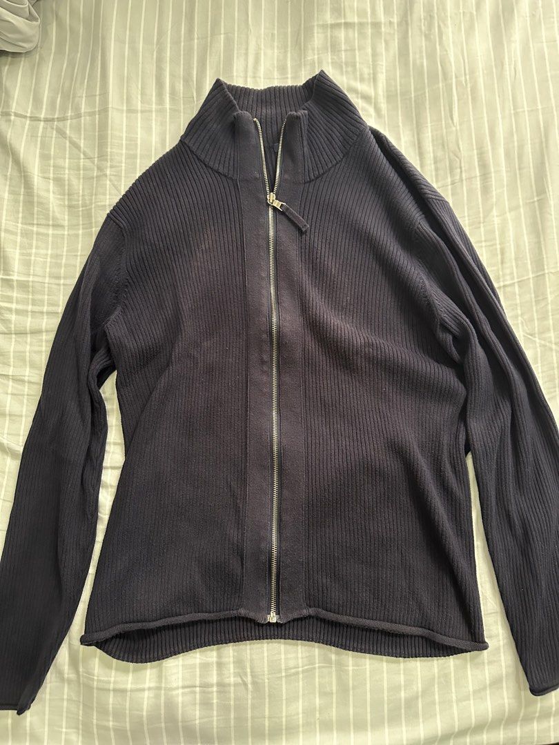 Vintage Bossini Navy Zip Up Jacket (Category: Coats, Jackets and Outerwear) located in Manila. Submitted by ilovemikunakano (Listing ID 1466912334, Image 1). Description: Used only once in great condi.