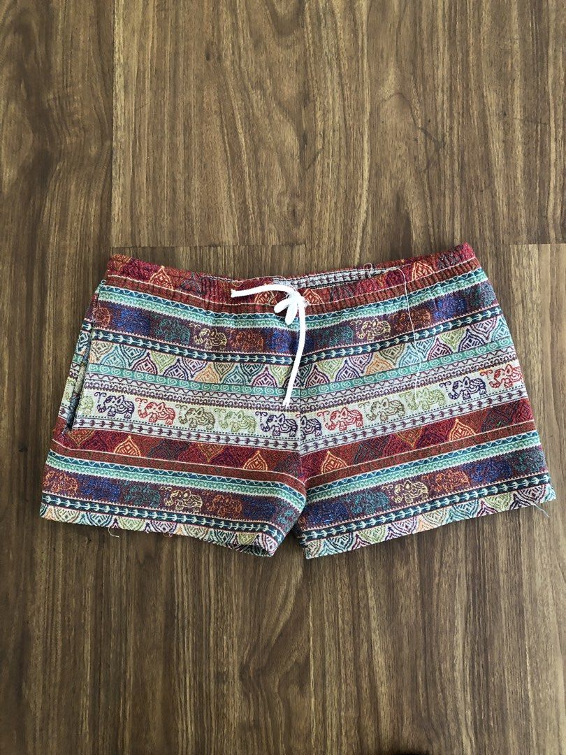 Vintage Elephant Shorts (Category: Shorts) located in Manila. Submitted by picklerick_collects (Listing ID 1466780850, Image 1). Description: .