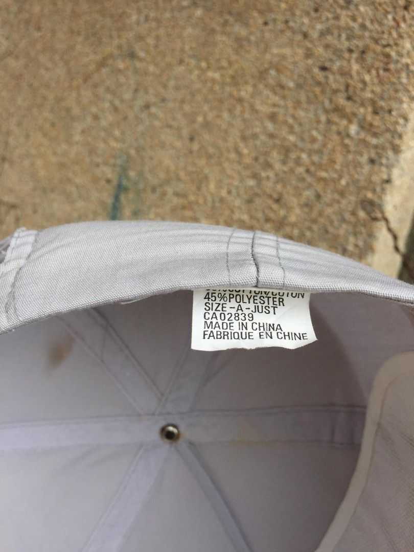 Vintage Johnson & Herbert Const 1988 Snapback Cap (Category: Caps & Hats) located in Naga. Submitted by bonethugz1822 (Listing ID 1466887200, Image 3). Description: Excellent condition May stain lang issue removable 9/10 colorate Cotton poly 550 freeshipped.