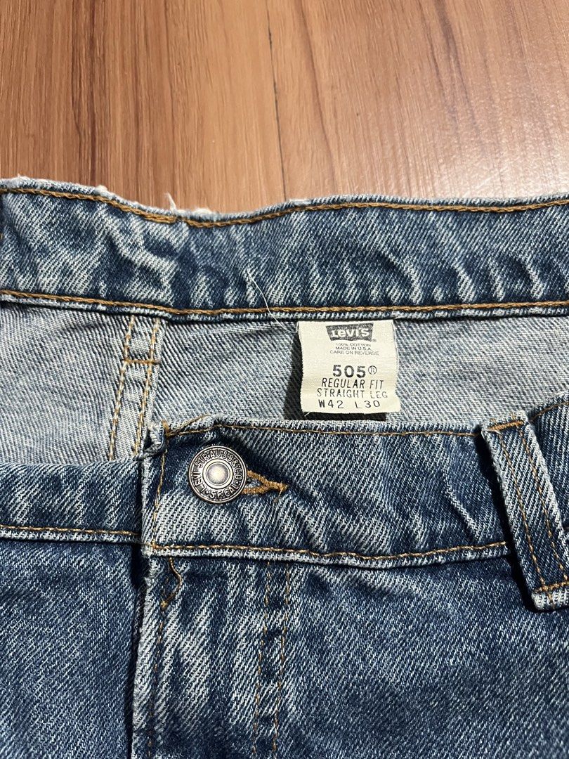 Vintage Levis 505 Orange Tab (Category: Jeans) located in Valenzuela. Submitted by 94thrift (Listing ID 1466881441, Image 2). Description: Vintage Levis 505 Orange Tab •Width: 39 •Length: 43 •Hem: 8 ₱880 + Shipping fee MOP: Gcash Courier: J&T, LBC and Lalamove or Meet up 📍Loc: Valenzuela City.
