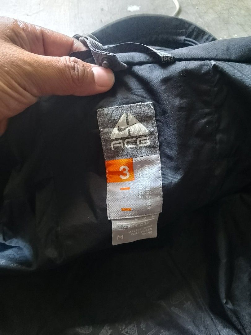 VINTAGE NIKE ACG (Category: Coats, Jackets and Outerwear) located in Manila. Submitted by the.good.thrift (Listing ID 1466945691, Image 2). Description: VINTAGE NIKE ACG 3 EXCELLENT CONDITION WATERPROOF 📌💯.