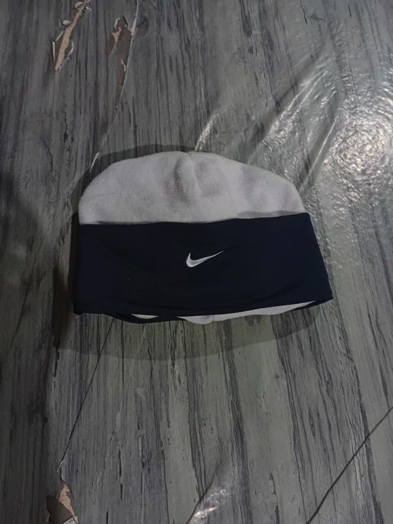 Vintage Nike Beanie (Category: Beanies) located in Mercedes. Submitted by kiel1 (Listing ID 1466901138, Image 1). Description: 350+SF AS NEW CONDITION AUTHENTIC LOC: DAET CAMARINES NORTE (BICOL).