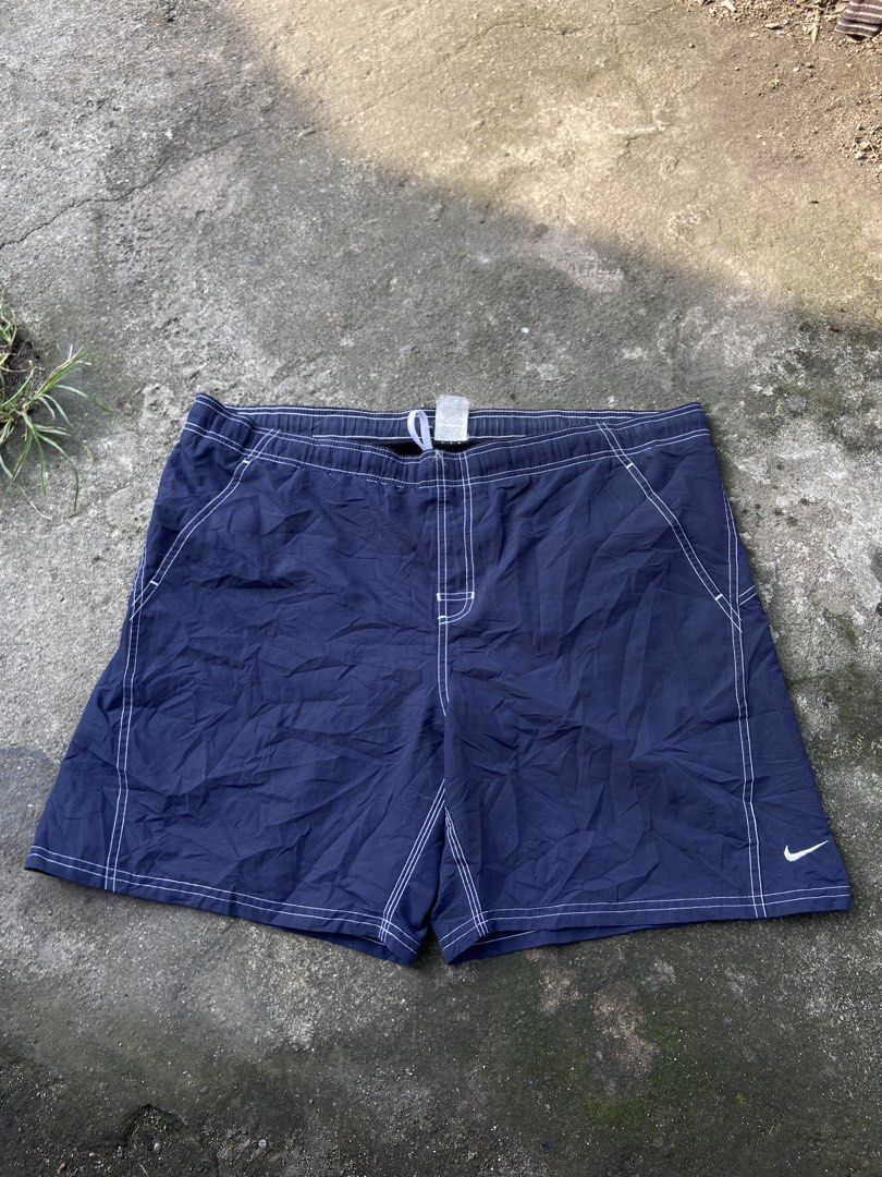 Vintage Nike navy blue short (Category: Shorts) located in Cavite. Submitted by abasolo_jv (Listing ID 1466862827, Image 1). Description: Good Condition No issues 9.8/10 Color Rate 42x19 Dimes Xxl try to Offer .