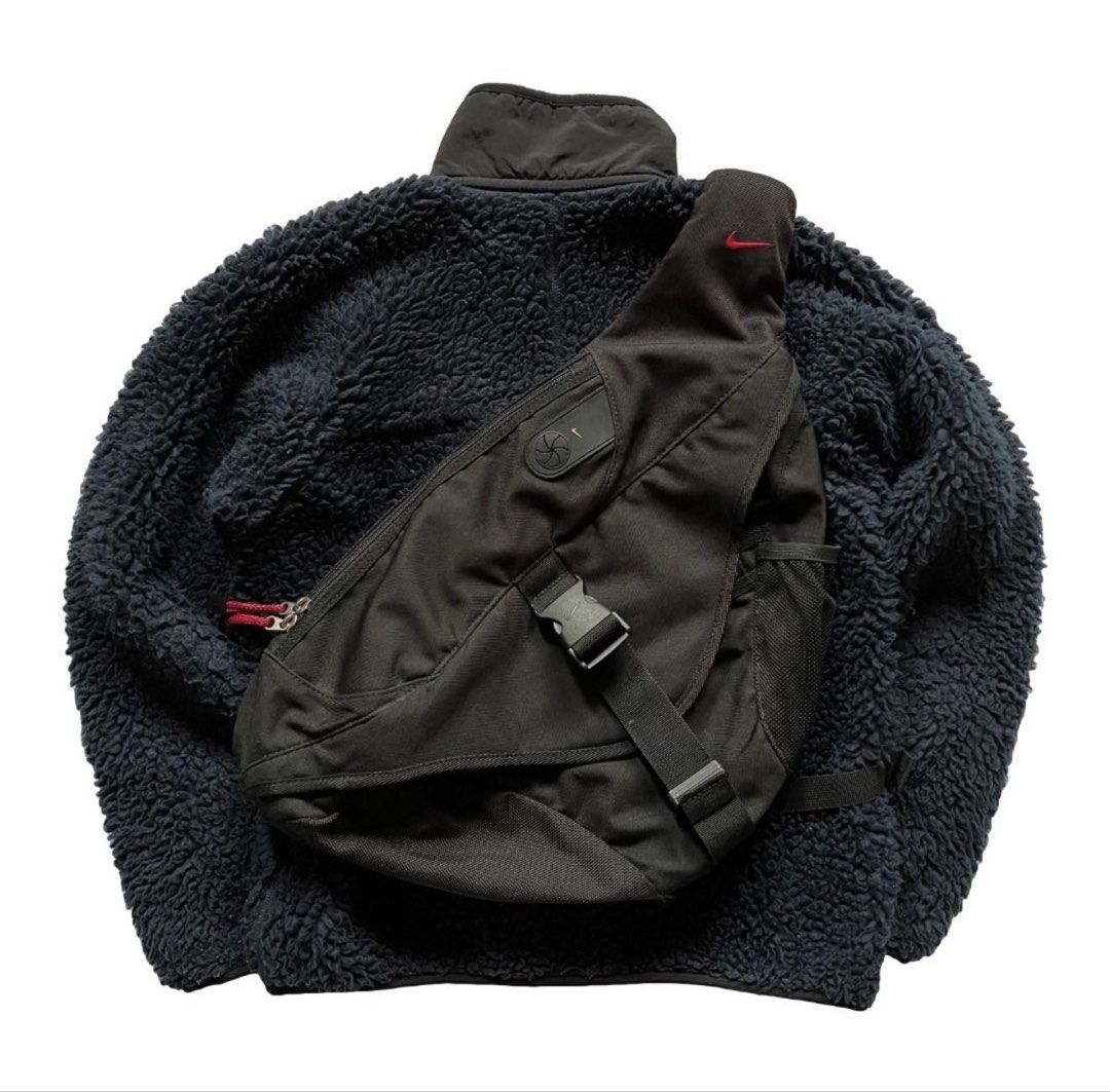 Vintage Nike Tri Harness Bag (Category: Sling Bags) located in Manila. Submitted by pj26s (Listing ID 1463374389, Image 3). Description: Vintage Nike Tri-Harness Bag 5k Loc: Pureza, Manila (Available for meet up).