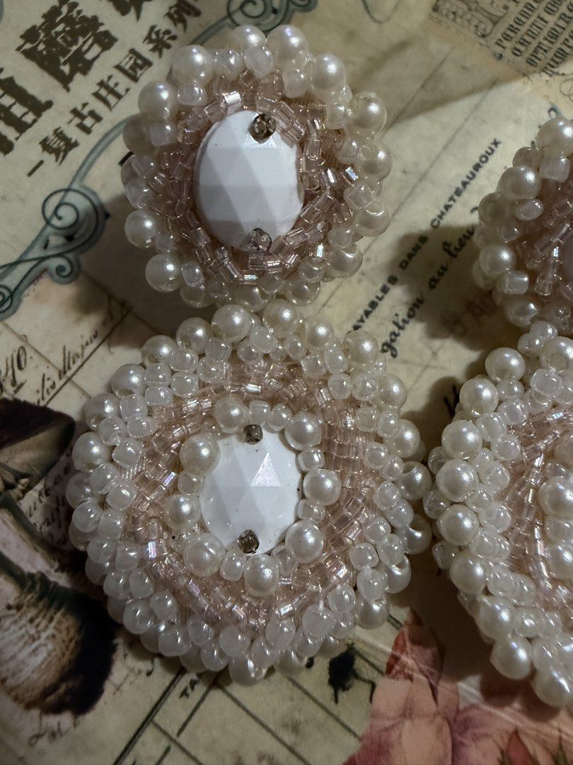 Vintage Pearl Drop Earrings (Category: Earrings) located in Muntinlupa City. Submitted by herellas0504 (Listing ID 1466904781, Image 3). Description: Vintage Pearl Drop Earrings Mine: 150 | Lock: 180.