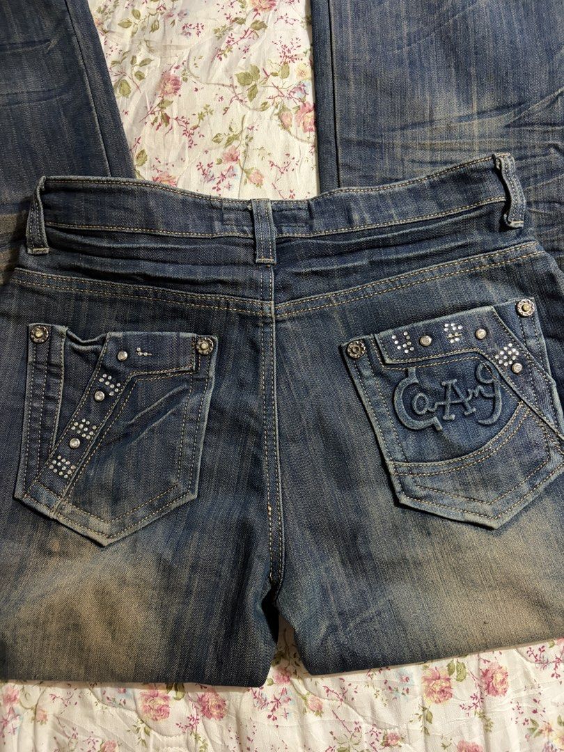 Vintage Wash Mid-rise Bootcut Jeans (Category: Jeans) located in Muntinlupa City. Submitted by herellas0504 (Listing ID 1466902718, Image 2). Description: Vintage Wash Mid-rise Bootcut Jeans Mine: 450 | Lock: 599 ———————————— size: 28-30 waistline no issue, good as new.