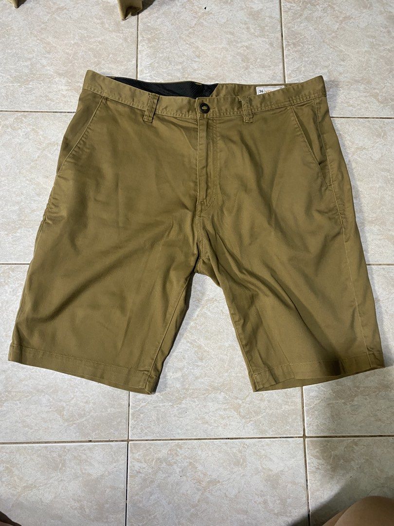 Volcom Casual Shorts (Category: Shorts) located in Manila. Submitted by wheeze_2208 (Listing ID 1466791006, Image 1). Description: - Color: Khaki Brown / Olive - Size: 36 - Style: Casual Shorts - Condition: Please see photos for actual condition .