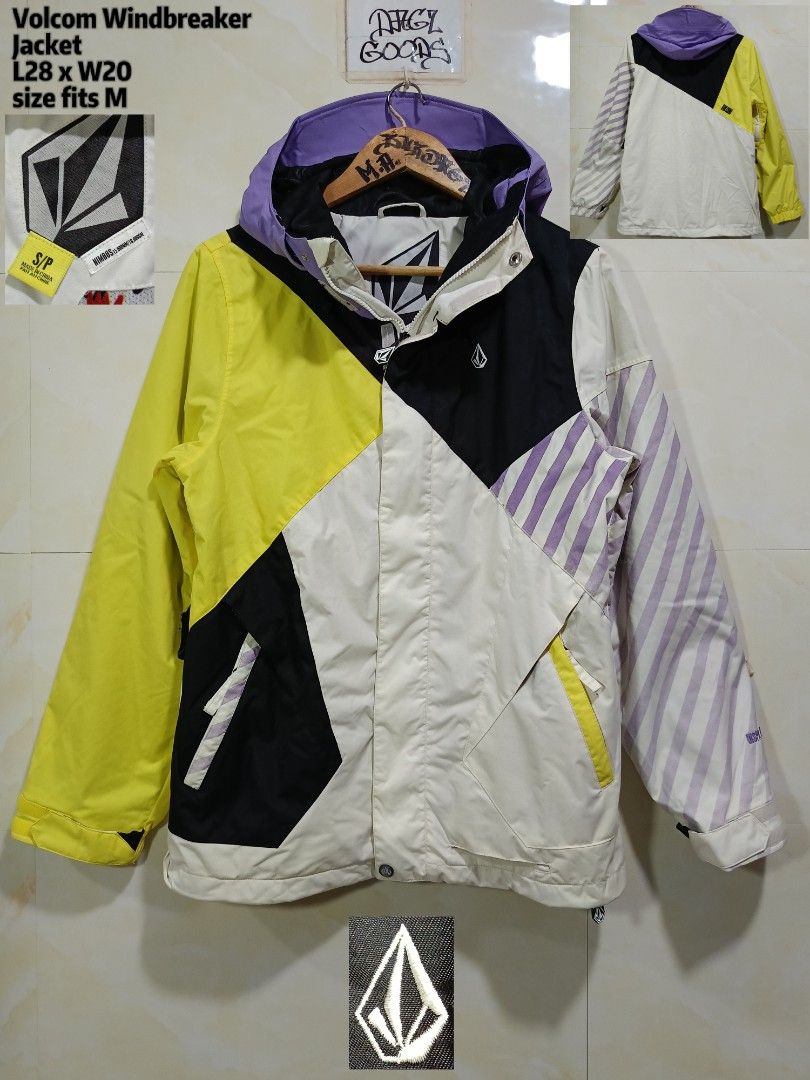 volcom jacket (Category: Coats, Jackets and Outerwear) located in Talisay. Submitted by burdagz13 (Listing ID 1466936907, Image 1). Description: condition: excelle t colorrate: 9.8-10 issue: none 💸 First pay basis only 🚀 J&T shipping nationwide (doortodoor).