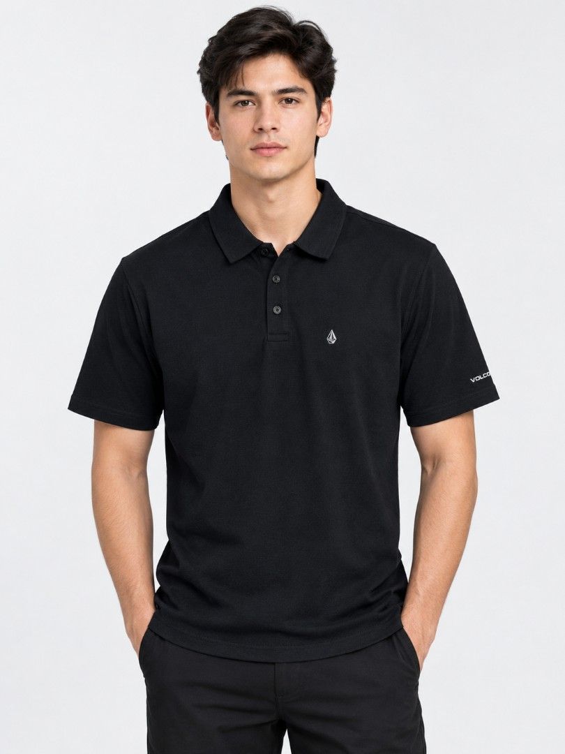✅Volcom Polo Shirt (Category: Tshirts & Polo Shirts ) located in Dumaguete. Submitted by good_stuff_dgte (Listing ID 1466825236, Image 1). Description: ✅Volcom Polo Shirt -₱750 -Size large (21.5x28.5) -Cut washtag but 💯 sure legit -Color rate 10/10 -No issue (asnew condition).