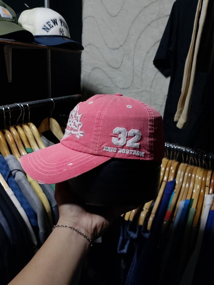 Vondutch baseball cap (Category: Caps & Hats) located in Magsaysay. Submitted by every.w3ar (Listing ID 1466896035, Image 2). Description: distressed design.