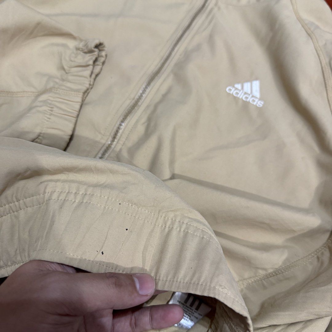 VTG ADIDAS GOLF WINDBREAKER JACKET (Category: Coats, Jackets and Outerwear) located in Pasig City. Submitted by buzzthrifty (Listing ID 1466944397, Image 3). Description: SIZE L-XL 24X26 EXCELLENT CONDITION MERON LANG KONTING PEN MARKS .