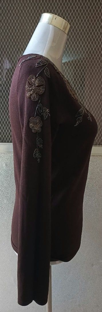 Wallis Brown Beaded Long Sleeve Top (Category: Longsleeves) located in Cebu City. Submitted by violacloset (Listing ID 1466912719, Image 3). Description: Measurements: length: 23 width: 17 stretchable.