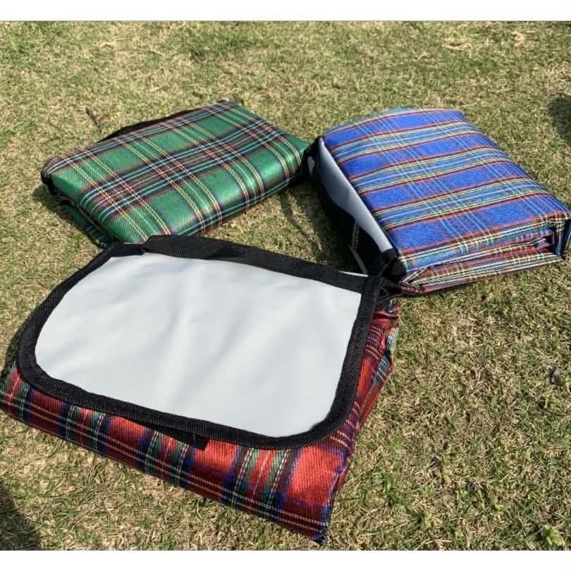Waterproof Picnic Mat (Category: Looking For) located in Manila. Submitted by marilynabo789 (Listing ID 1466857631, Image 1). Description: .