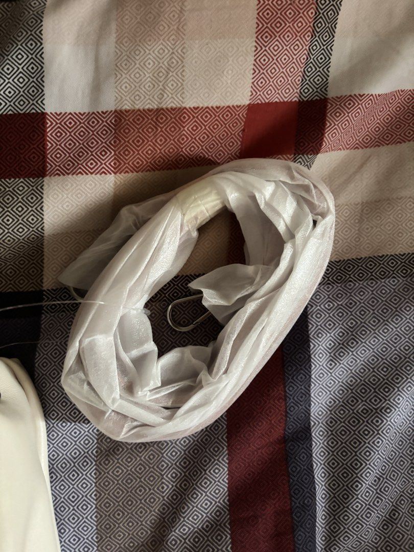 white beige bag with pink bow and strap attachment (Category: Cross-body Bags) located in Manila. Submitted by shyunxi (Listing ID 1466807960, Image 3). Description: ୨୧ MOP ୨୧ ✿ GCash ✿ Bank Transfer ୨୧ DELIVERY ୨୧ ✿ Lalamove (Same Day) ✿ GrabExpress (Same Day) ✿ Delivery fee will be shouldered by the buyer. 📍Cainta, Rizal.