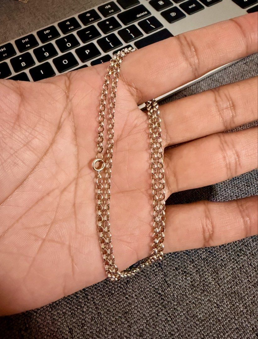 White Gold Tauco Chain (Category: Jewelry) located in Makati City. Submitted by prelovedgemsbychris (Listing ID 1466967577, Image 1). Description: White Gold Tauco Chain Authentic/ Pawnable 18k 3.9 grams Selling per piece not per gram (Pendant not included).