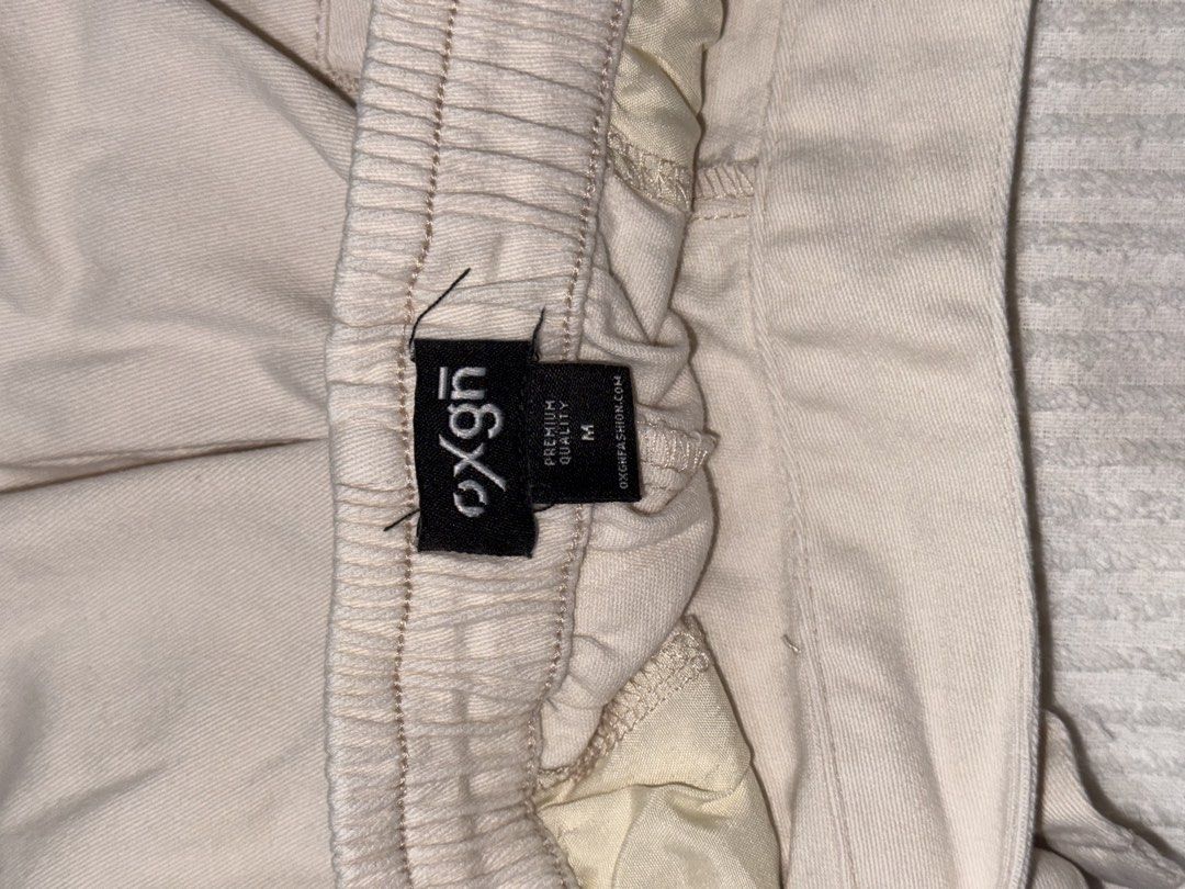 White Oxgn Skort (Category: Other Bottoms) located in Naga. Submitted by sbcookieee (Listing ID 1466842409, Image 3). Description: .