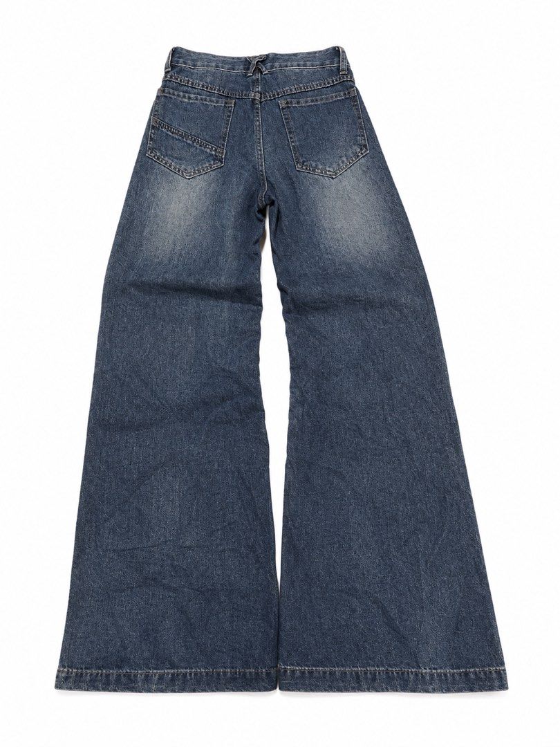 Wide leg flared jeans (Category: Jeans) located in Tagum. Submitted by clent.josh (Listing ID 1466968300, Image 2). Description: .